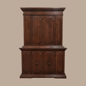 Credenza veneta Legno di noce in prima patina Fine XVII sec.